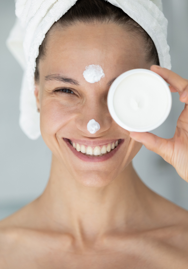 Imagen noticia COSMÉTICA: ¿QUÉ ACTIVOS SE PUEDEN USAR EN VERANO, Y CUÁLES NO?