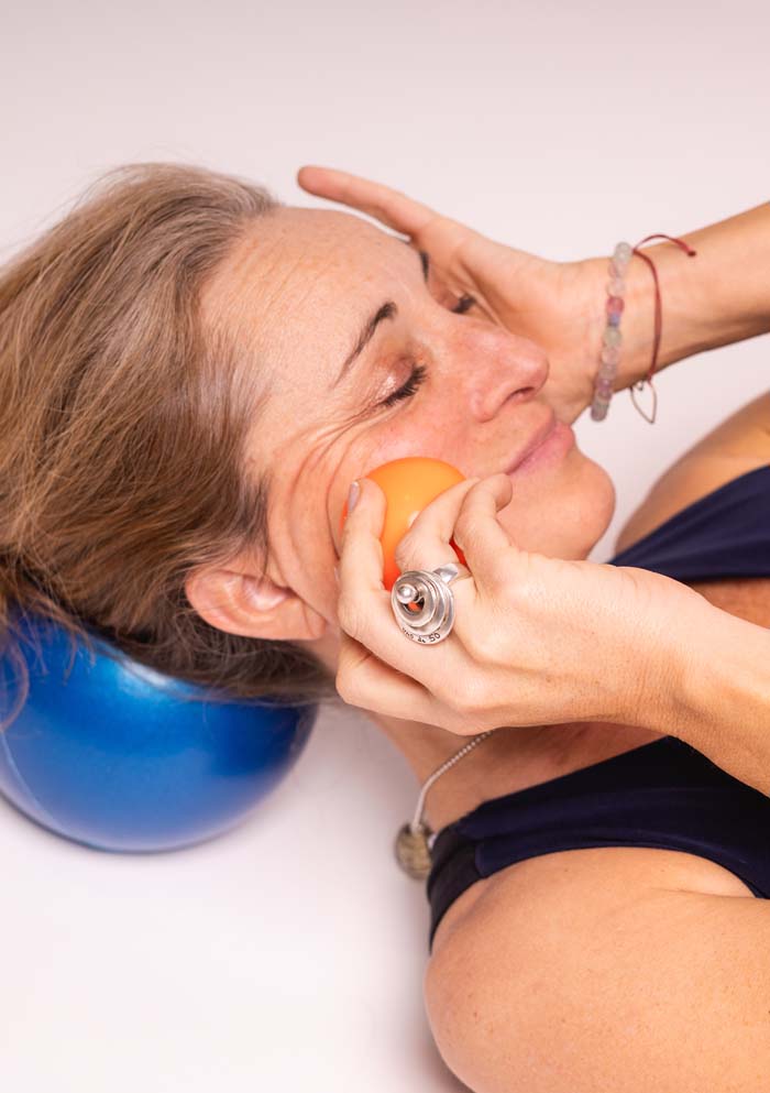 Imagen noticia Terapia facial ALMA, masaje con PELOTA