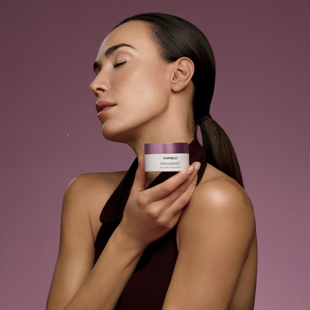 Chica con el nuevo producto de Montibello