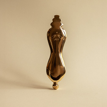 RITUAL FACIAL REJUVENECEDOR CON EL UTENSILIO DE MASAJE VENUS BY MARIONA VILANOVA