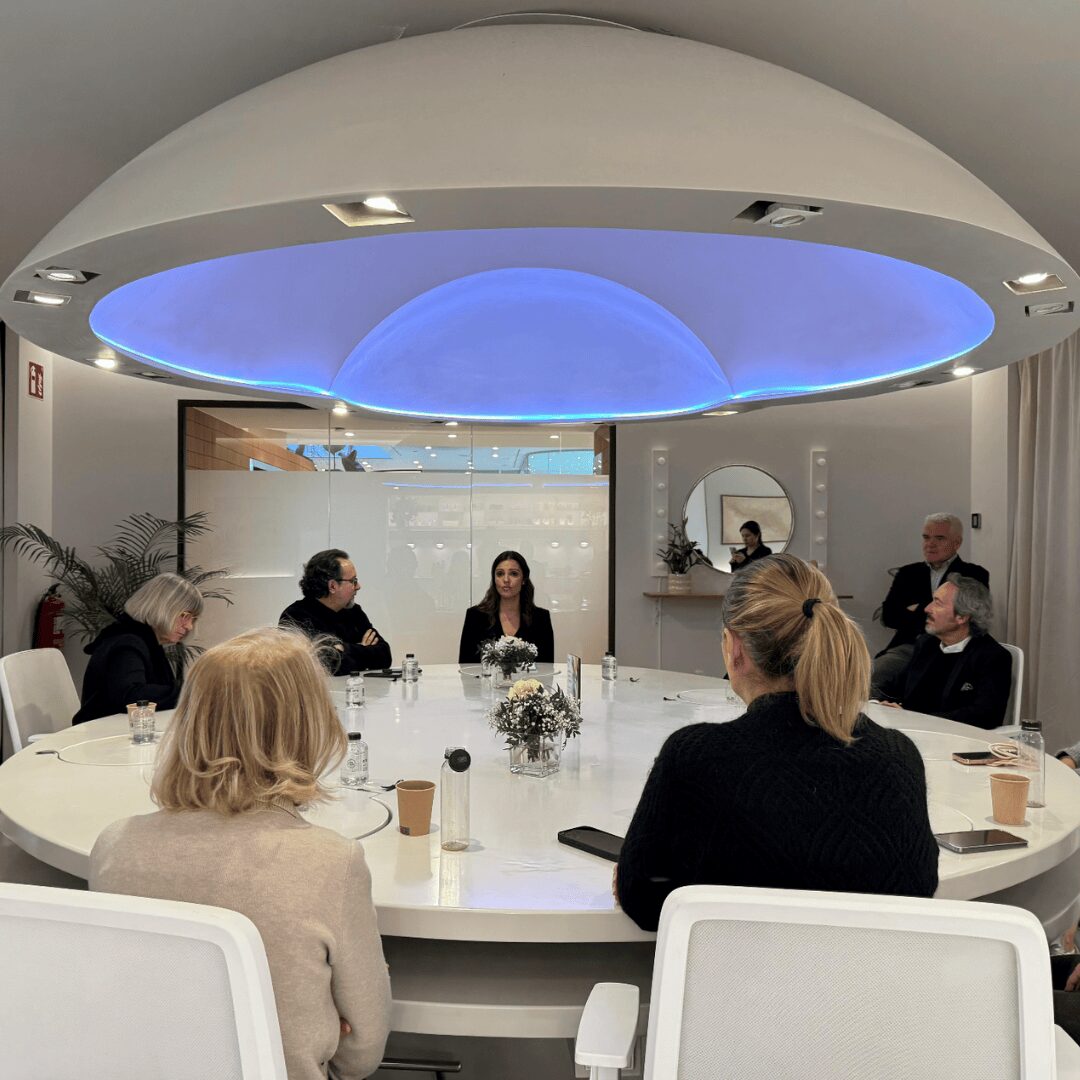 Reunión en Back Stage.