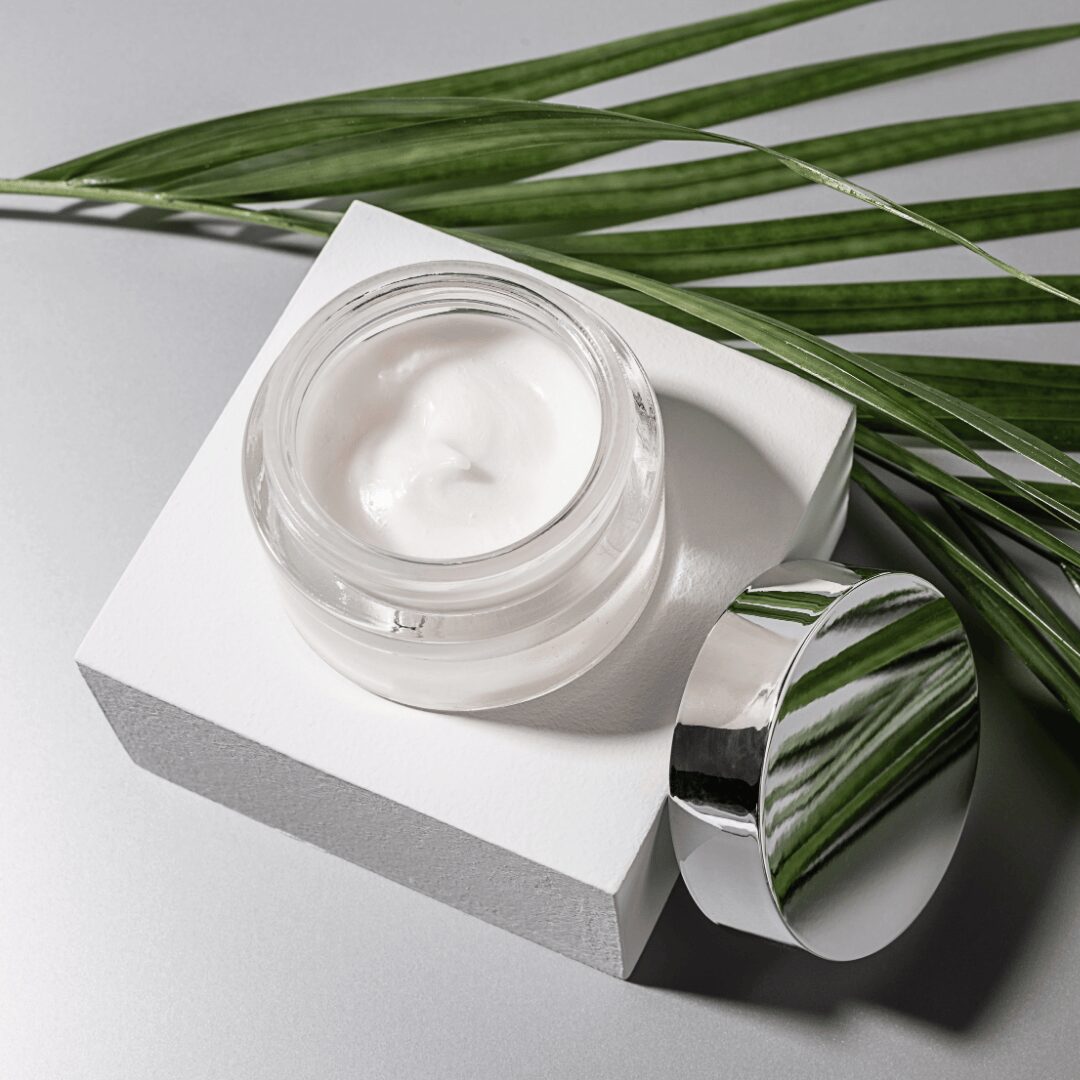 Tarro de crema abierto